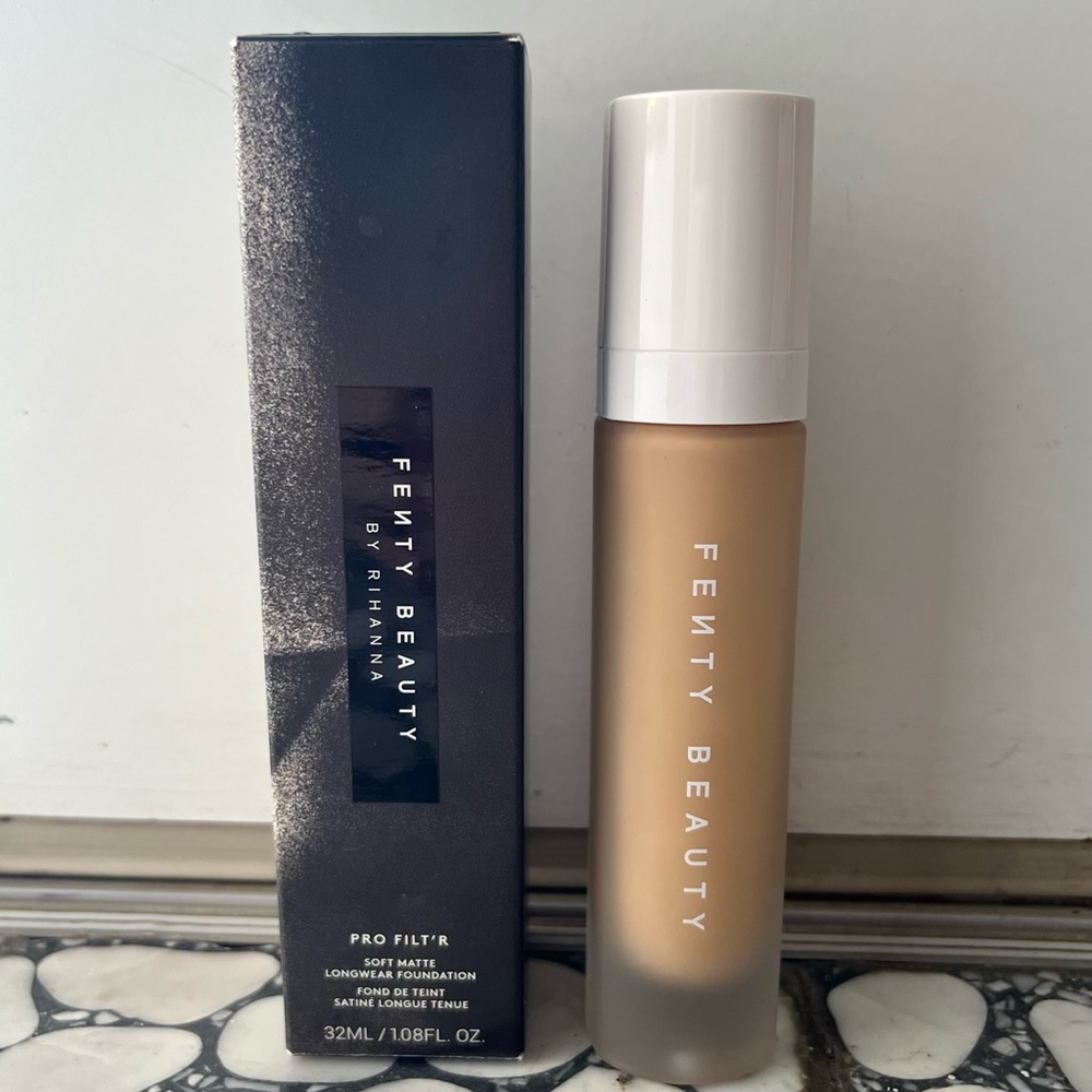 New! Fenty Beauty Pro Filt'r Soft Matte Longwear Liquid Foundation - Shade 290